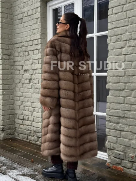 Длинная шуба из меха куницы - фото 7