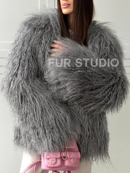 Серая шуба из натурального меха ламы - фото 2