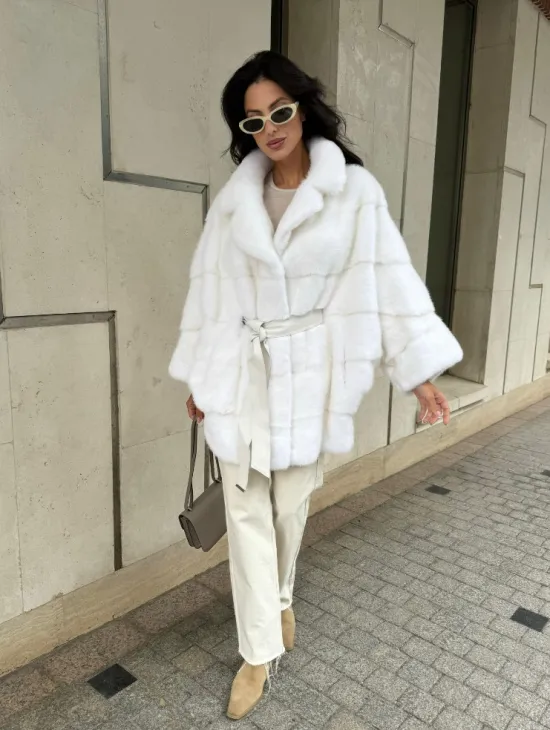 Норковая шубу Saga furs в белом цвете фасон - летучая мышь - фото 9