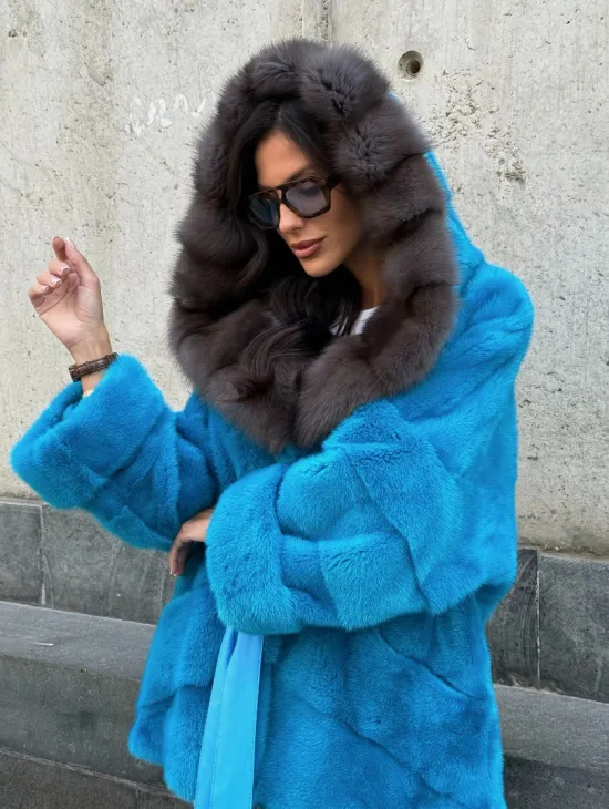 Норковый полушубок с капюшоном из меха куницы - цвет голубой - фото 7