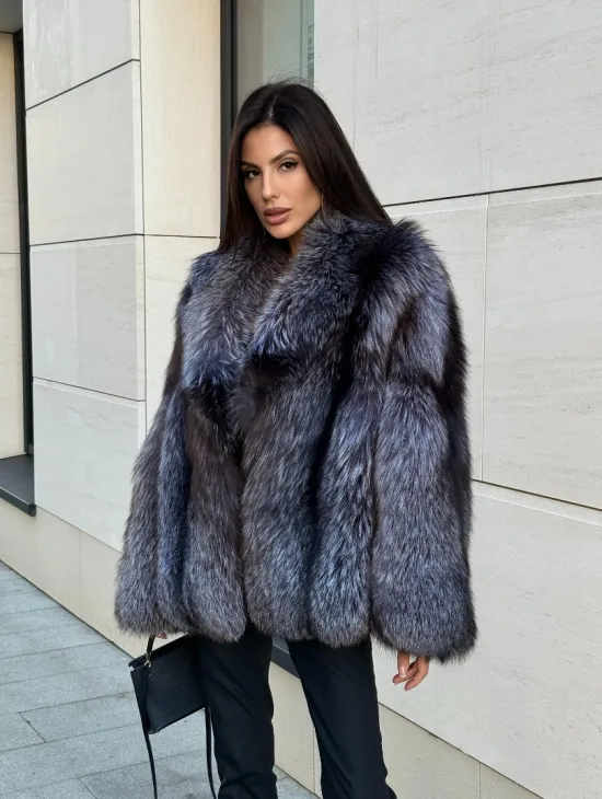 Шуба из меха чернобурки с английским воротником, цельные пластины - серая - фото 10