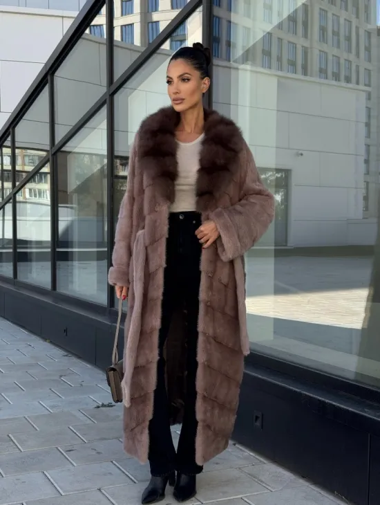 Длинная шуба из норки с воротником из меха куницы - цвет пыльная роза - фото 10