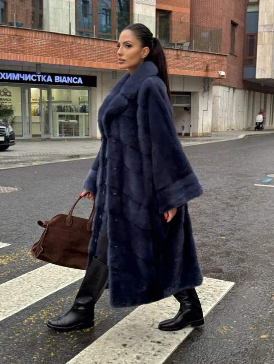 Норковая шуба-пальто в цвете джинс, стиль  “Бохо“ — батальный размер - фото 0