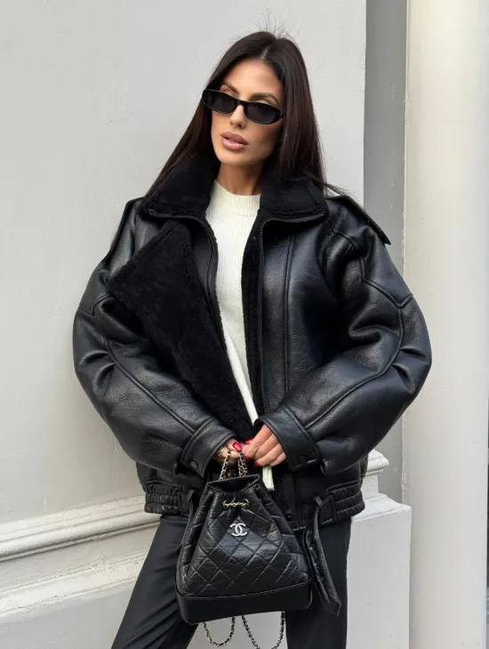 Укороченная женская дубленка - бомбер с двойным воротником - фото 0