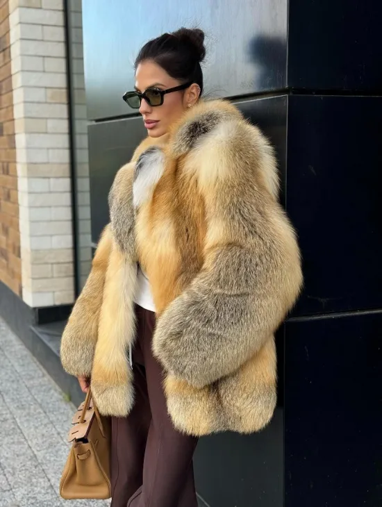 Золотистая шуба из натурального меха лисы цельные пластины - фото 6