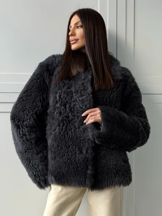 Короткая шуба - дубленка из натуральной овчины,  воротник апаш - фото 6