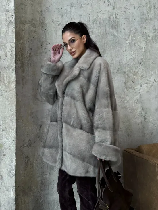 Меховое полупальто из аукционной серо-голубой норки с английским воротником - фото 11