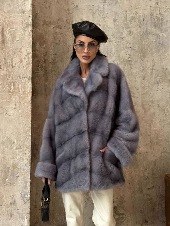 Натуральный полушубок из меха норки с английским воротником в цвете топаз - фото 8