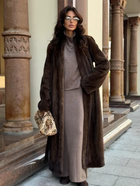 Модная длинная норковая шуба «зима 2025» из скандинавской норки - цвет орех - фото 2