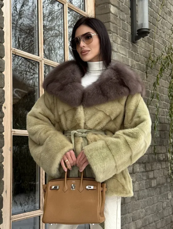 Полушубок норковый автоледи с капюшоном из куницы цвет фисташковый - фото 5