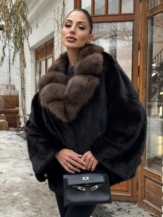 Полушубок норковый оверсайз с воротником и меха куницы - фото 5
