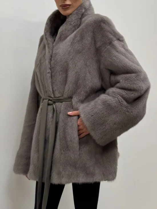 Норковый полушубок кимоно с V-образным воротником в сером цвете - фото 3