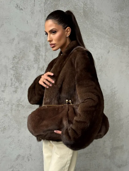 Меховой кроп - жакет из норки цвета соболь с V-образным воротником - фото 11