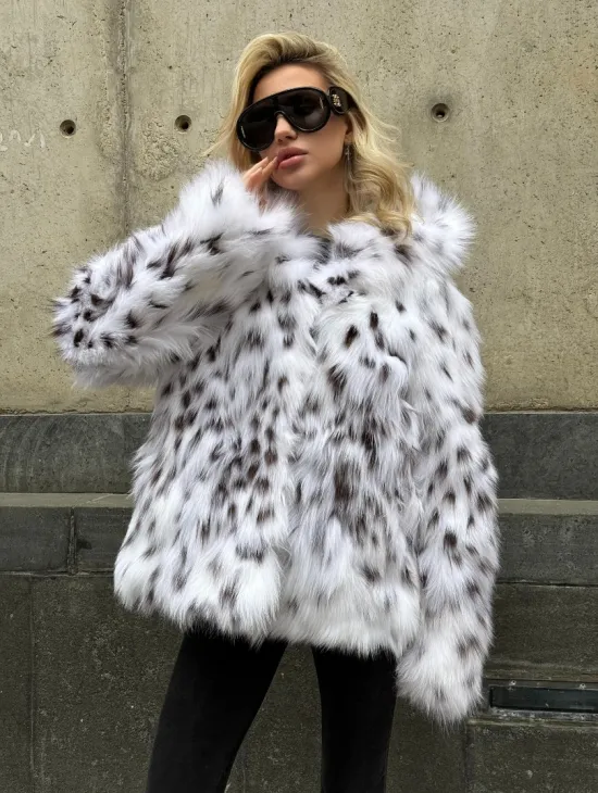 Полушубок из лисы под рысь с капюшоном - фото 2