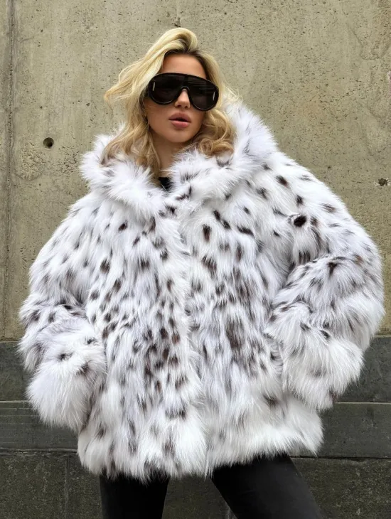 Полушубок из лисы под рысь с капюшоном - фото 4