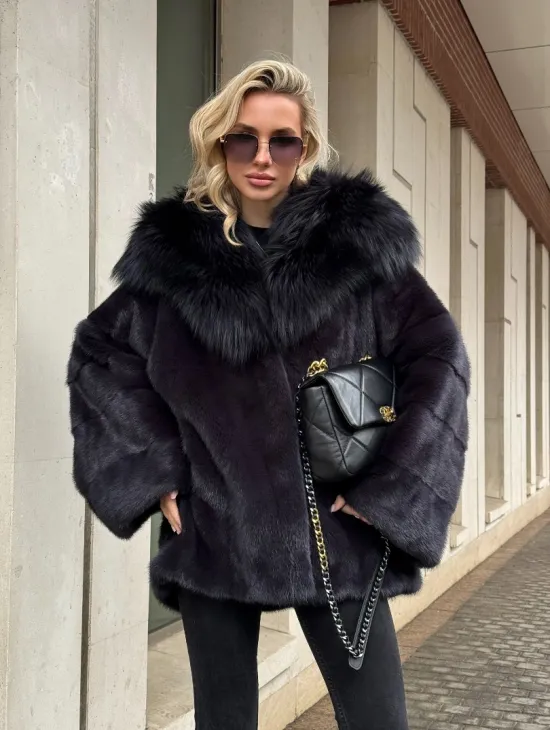 Полушубок норковый автоледи с отделкой из чернобурки на капюшоне - фото 0