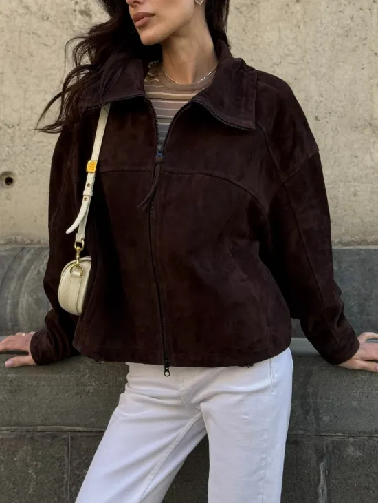 Демисезонная короткая замшевая куртка 