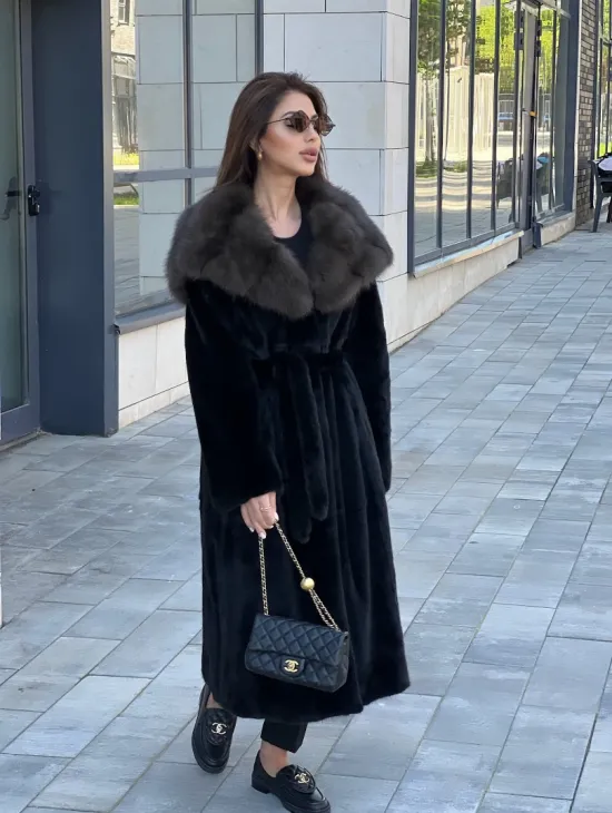 Норковая шуба с капюшоном из куницы -  BlackGlama - фото 0