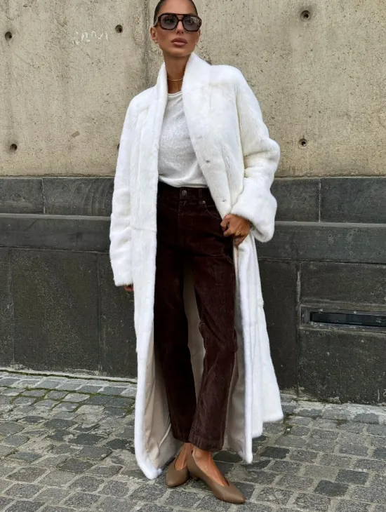 Классический стиль, белая норковая шуба - мех SAGA - фото 5