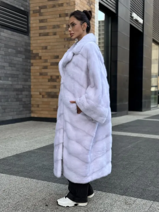 Светлая норковая шуба 