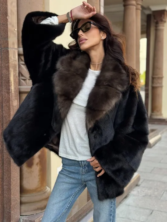 Короткая норковая шуба махагон с воротником из куницы - фото 5