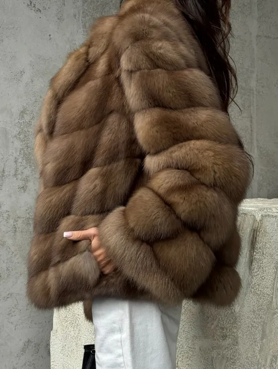 Полушубок из куницы в натуральном бежевом цвете - фото 1