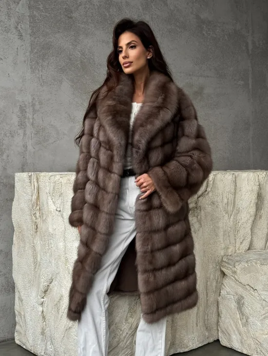 Шуба из куницы средней длины - фото 8