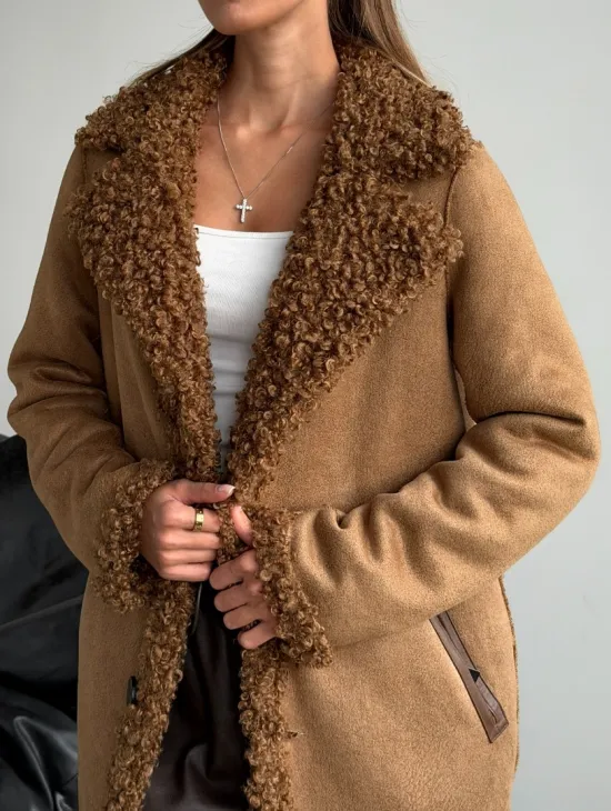 Коричневая двухсторонняя дубленка из экомеха - фото 3