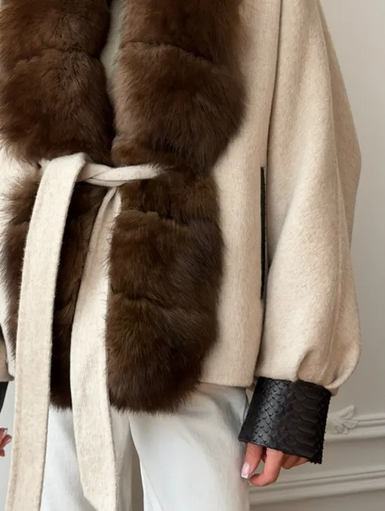 Женское шерстяное полупальто с мехом - фото 2