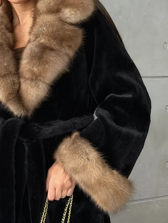 Шуба из чёрной стриженой норки, воротник и манжеты из куницы - фото 1