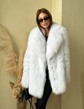 Шуба из меха белой лисы - фото 3