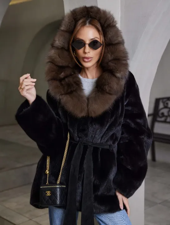 норка в роспуск шуба - черная с капюшоном куница - фото 0